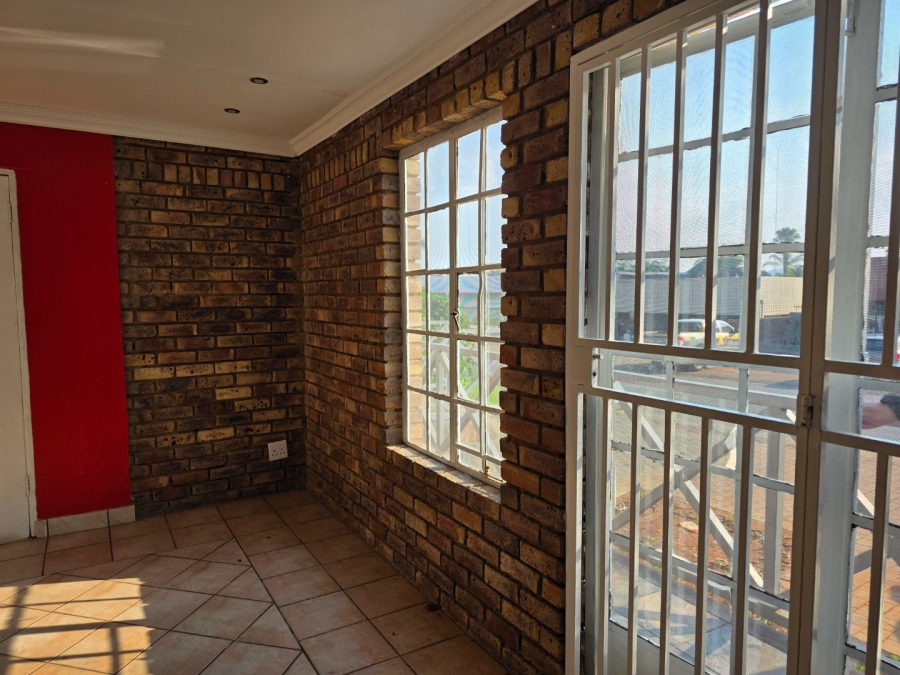 To Let commercial Property for Rent in Schoemansville North West